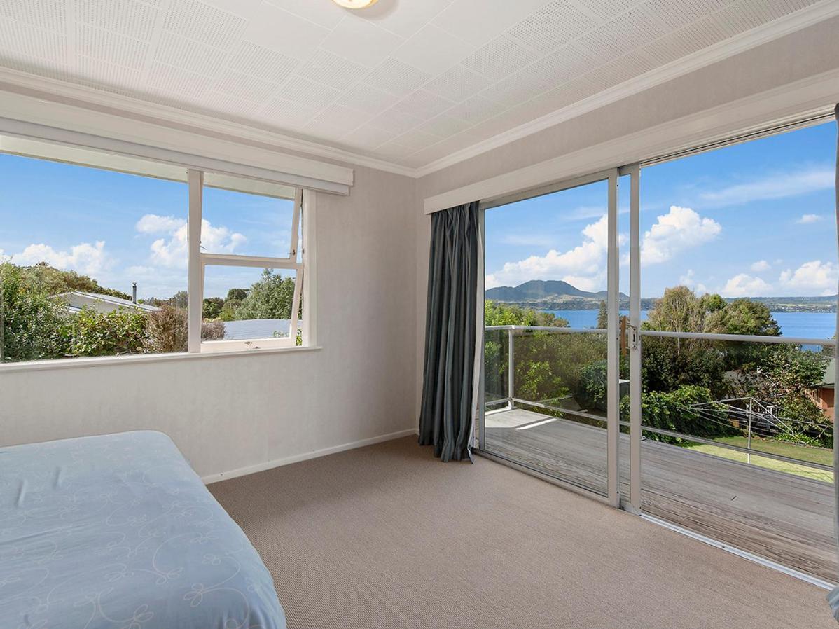 Lofty Lakeviews - Acacia Bay Holiday Home Taupo Eksteriør billede