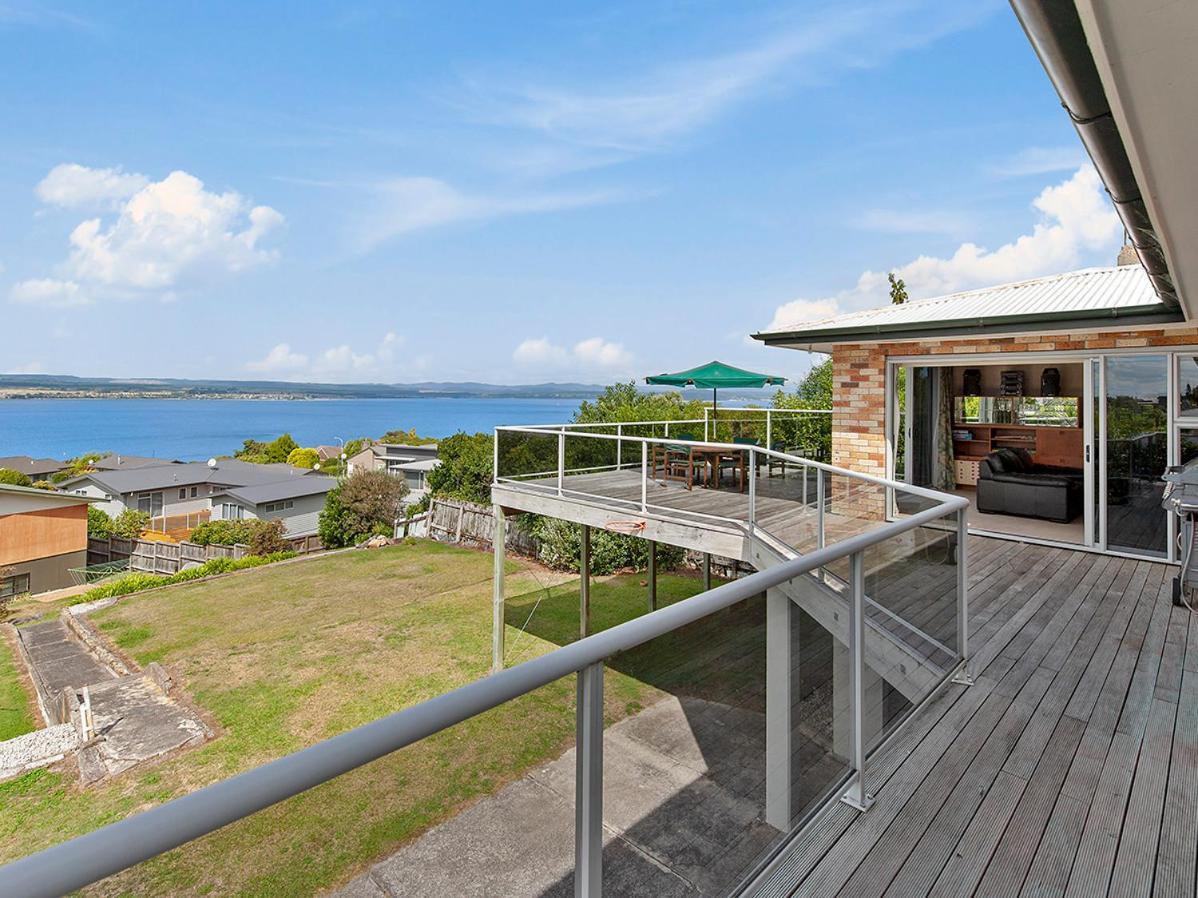 Lofty Lakeviews - Acacia Bay Holiday Home Taupo Eksteriør billede